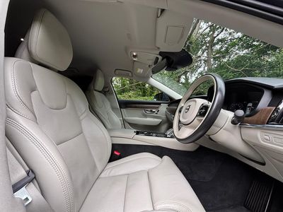 2021 Volvo S90