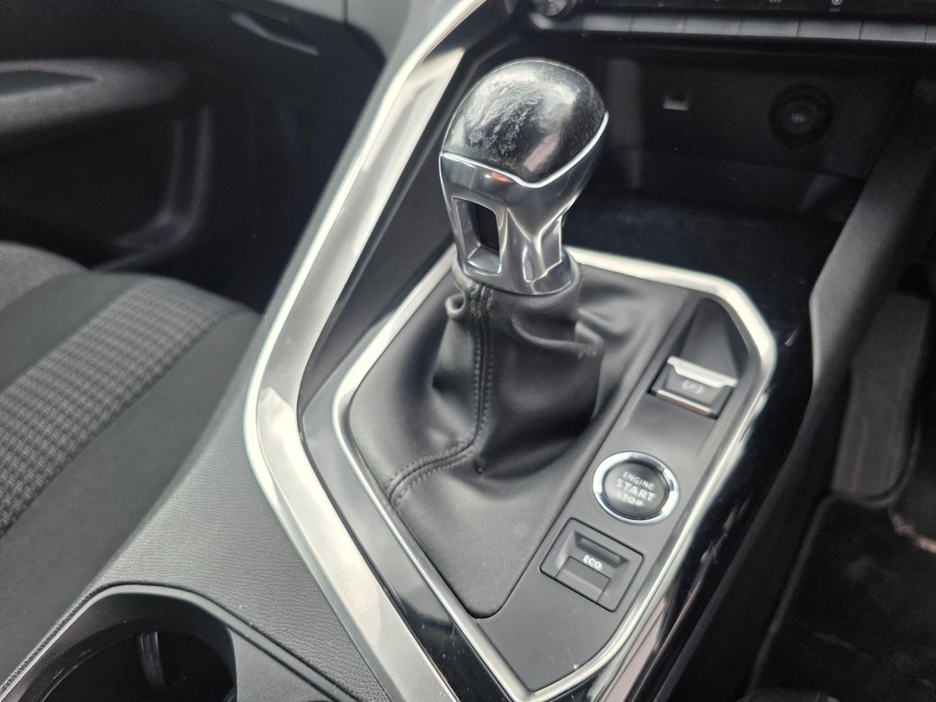 2021 Peugeot 5008