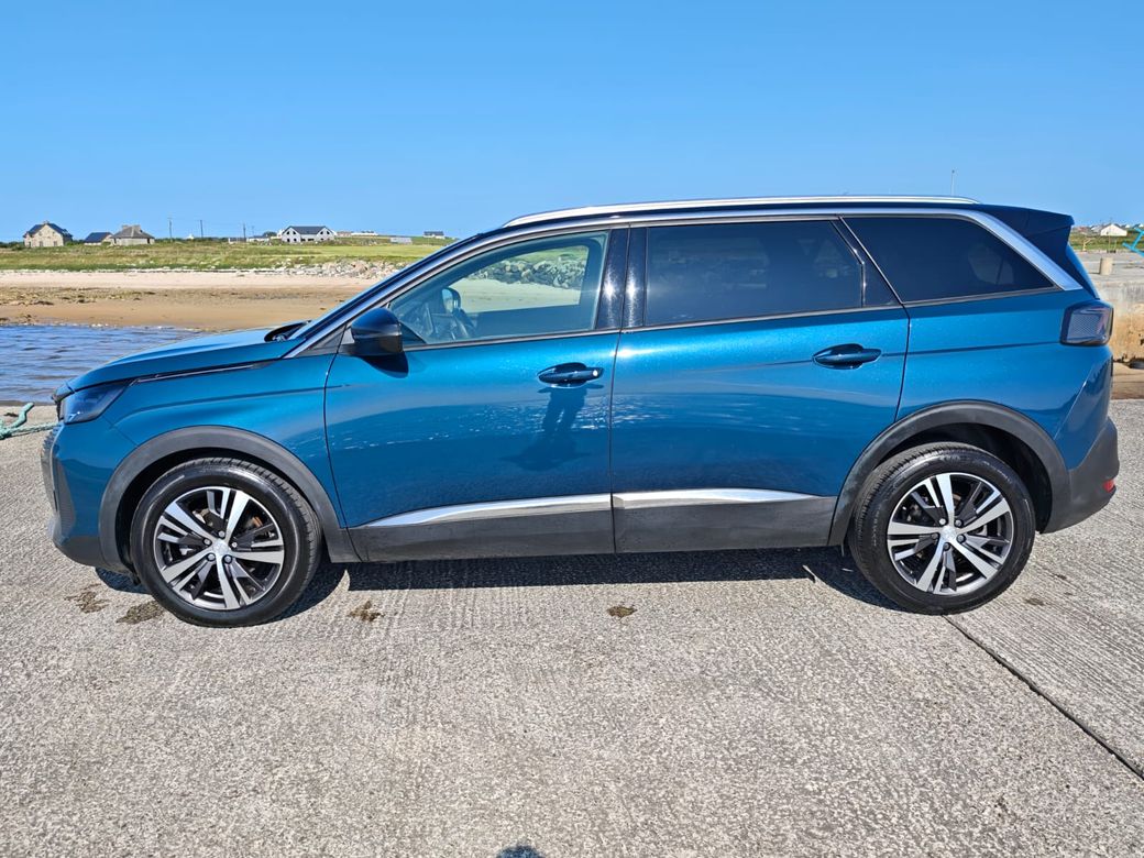 2024 Peugeot 5008
