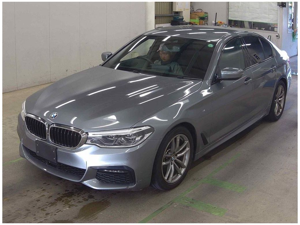 2020 BMW 523
