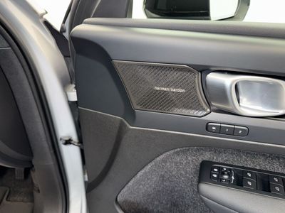 2023 Volvo XC40