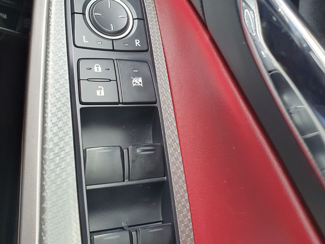 2016 Lexus IS 300h