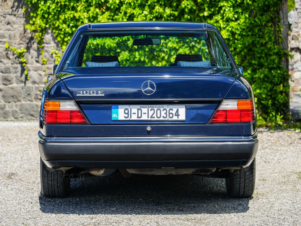 1991 Mercedes-Benz E 300