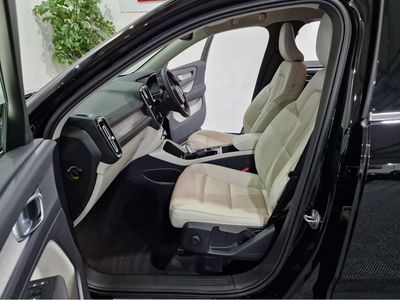 2022 Volvo XC40