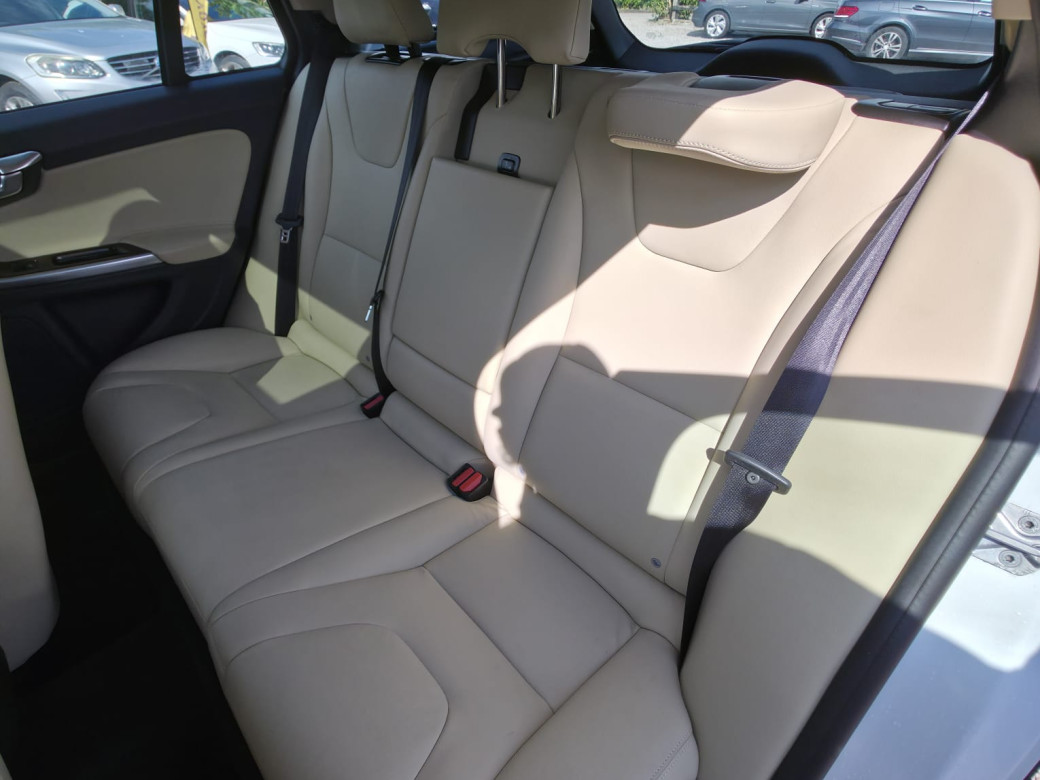 2018 Volvo V60 Cross Country
