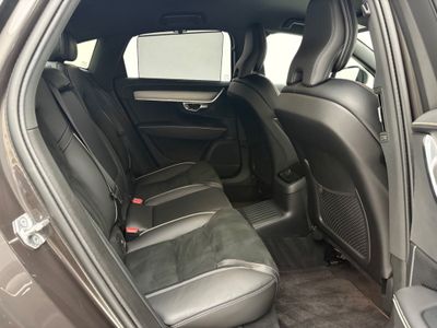 2022 Volvo S90
