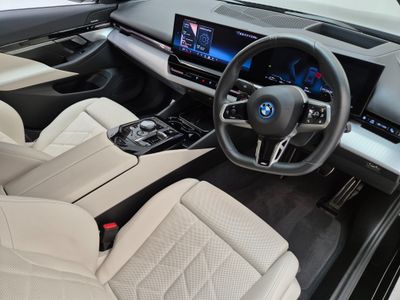 2025 BMW 530