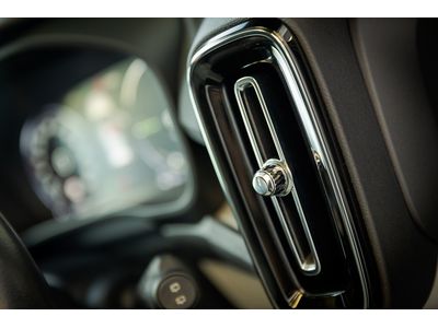2022 Volvo XC40