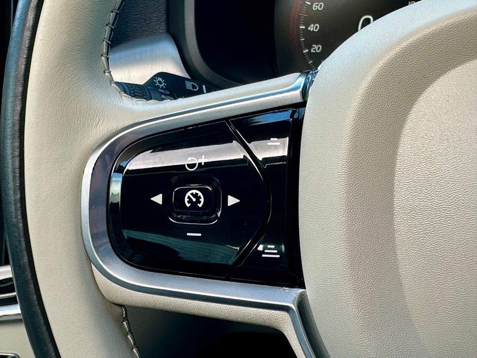 2021 Volvo S90