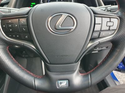 2019 Lexus ES 300h