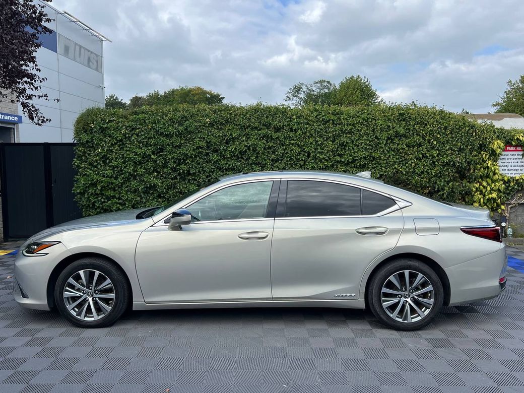 2021 Lexus ES 300h