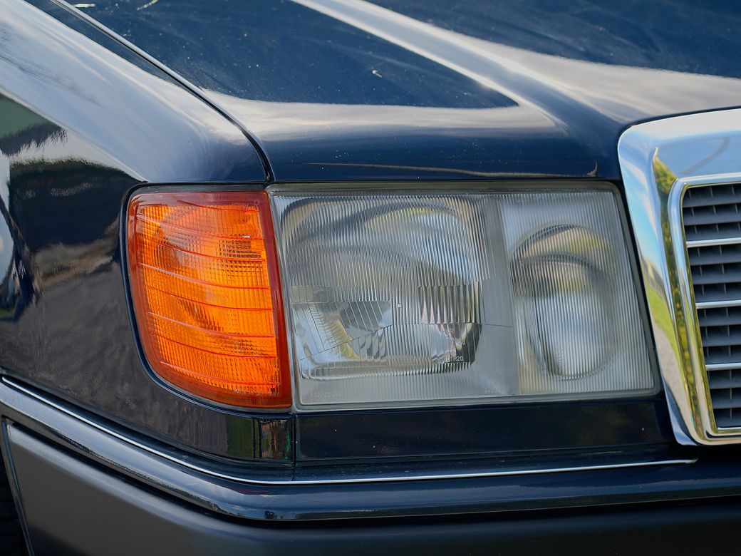 1991 Mercedes-Benz E 300