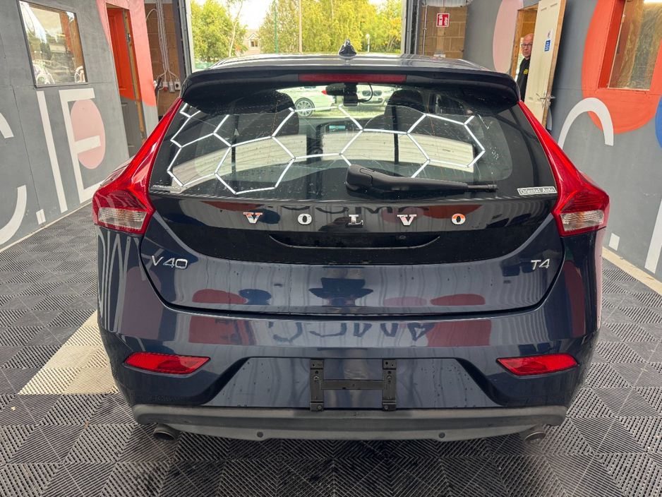 2015 Volvo V40