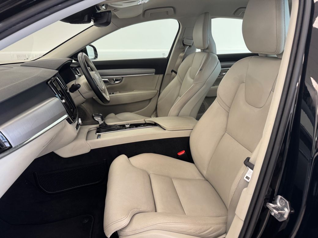 2020 Volvo S90