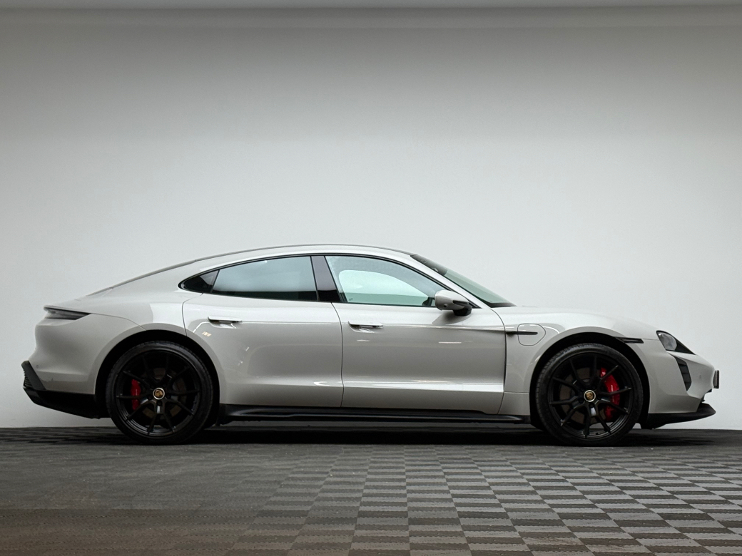 2023 Porsche Taycan