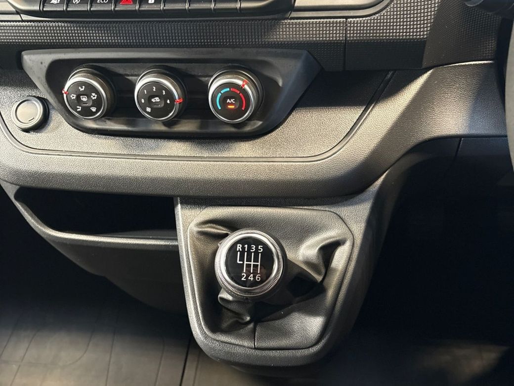 2025 Renault Trafic