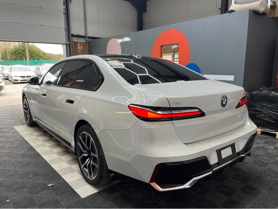 2025 BMW i7