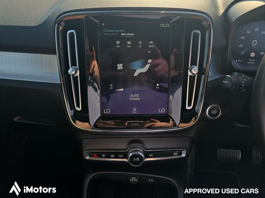 2022 Volvo XC40