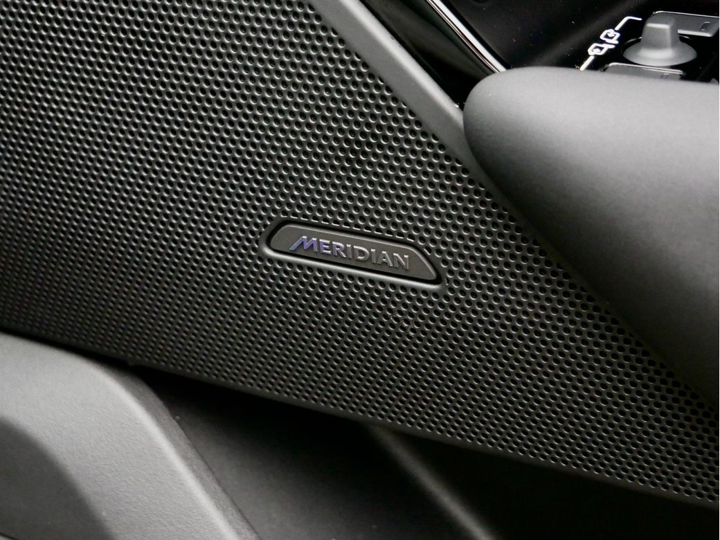 2025 Land Rover Range Rover Velar