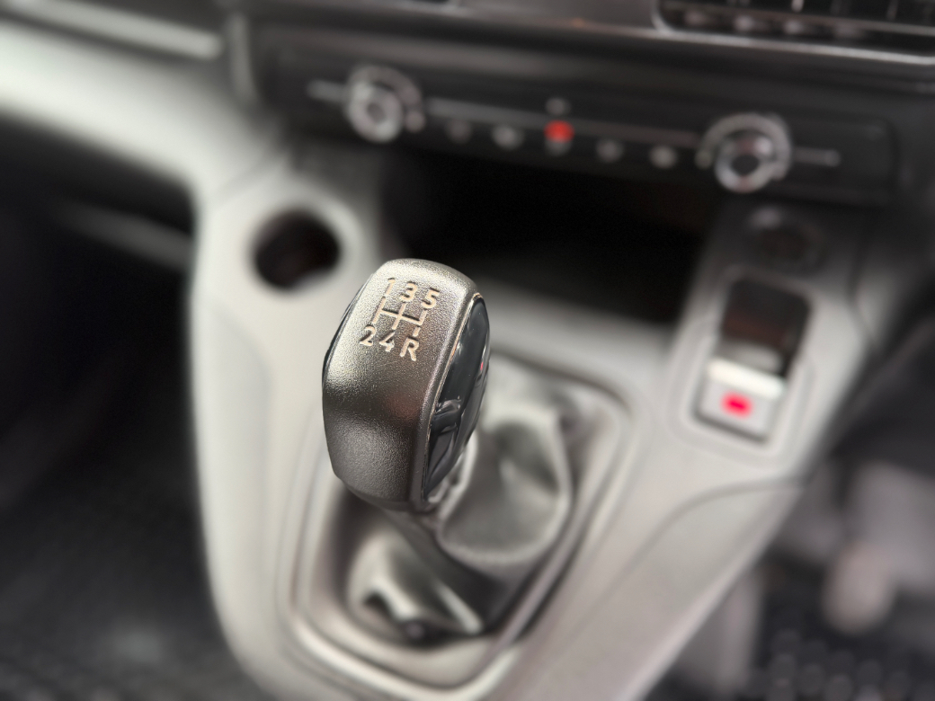 2021 Peugeot Partner