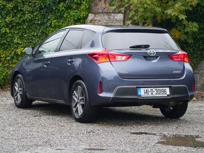 2014 Toyota Auris