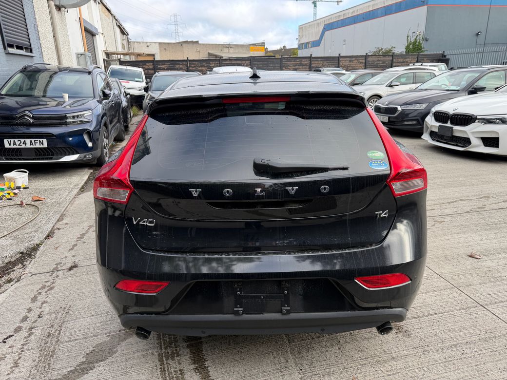 2014 Volvo V40