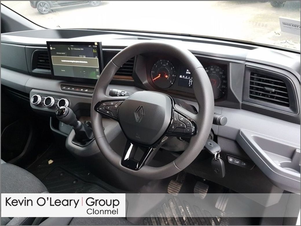 2025 Renault Master