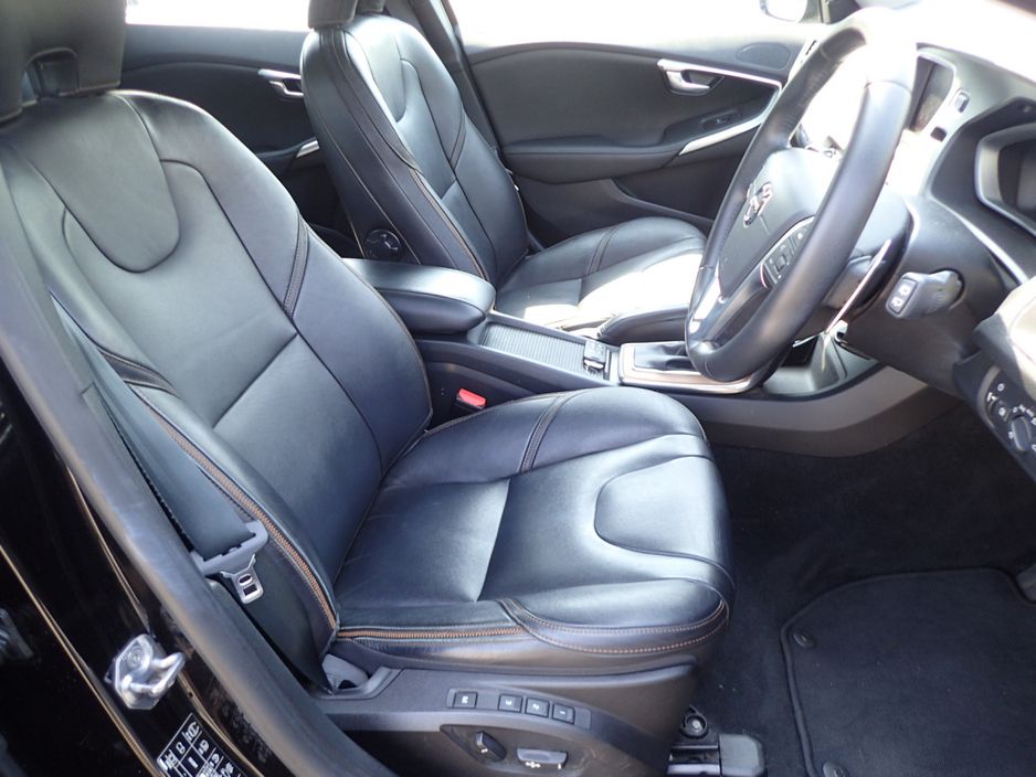2018 Volvo V40
