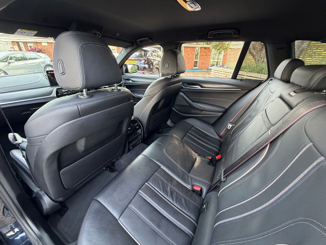 2023 BMW 530