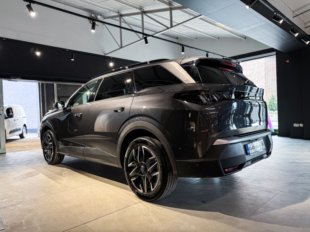 2025 Peugeot 5008