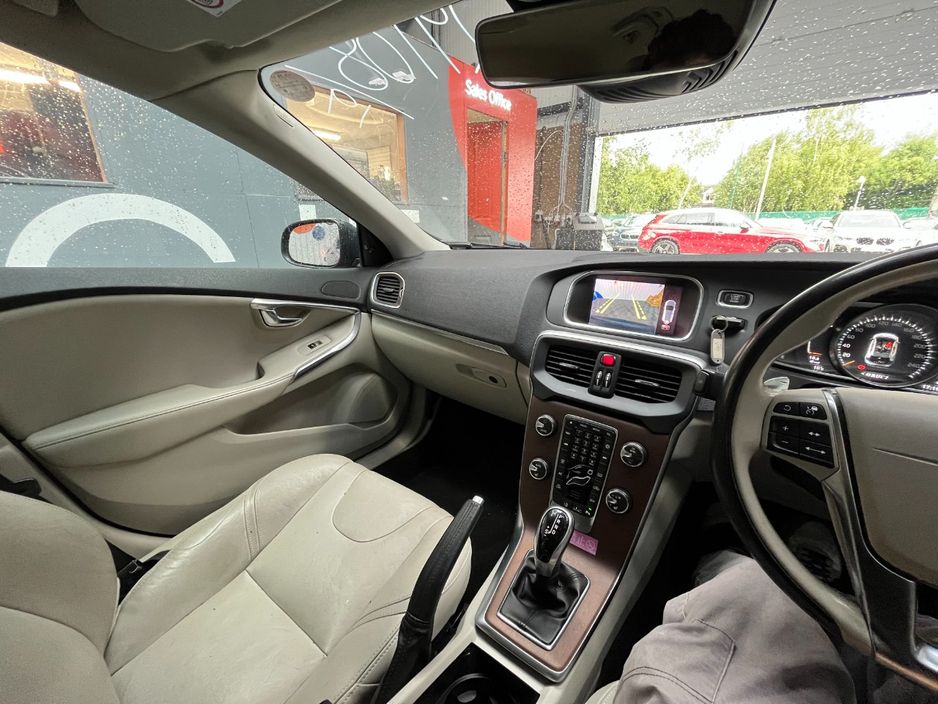 2019 Volvo V40