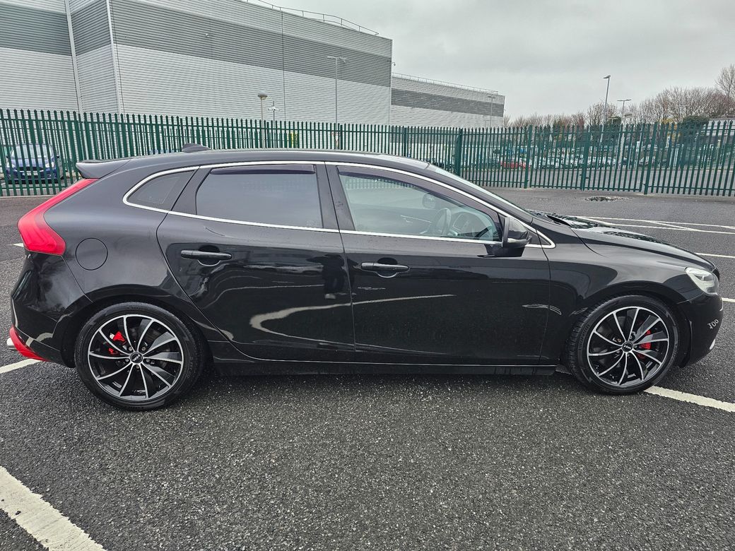 2016 Volvo V40