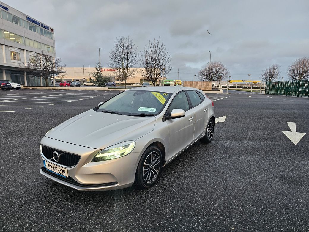 2019 Volvo V40