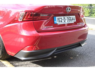 2015 Lexus IS 300h