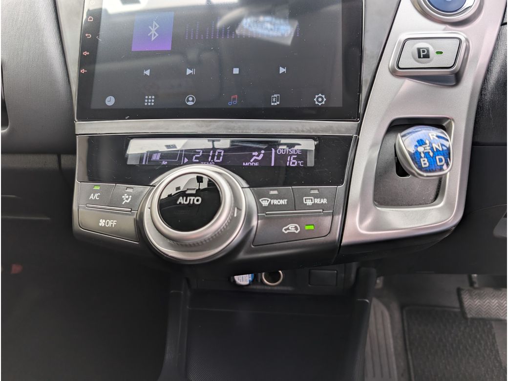 2019 Toyota Prius Alpha