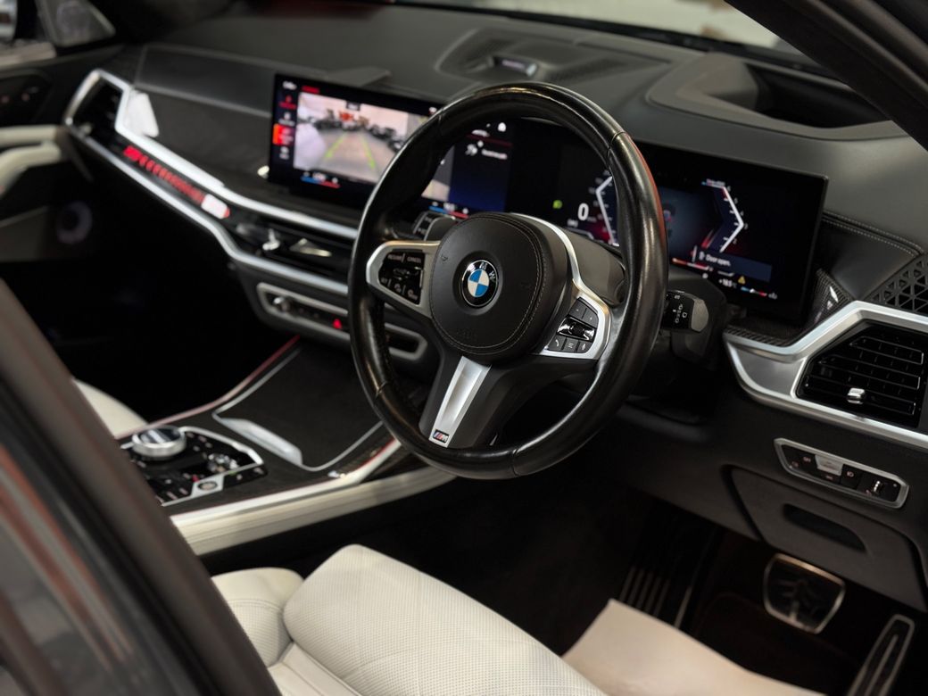 2023 BMW X7