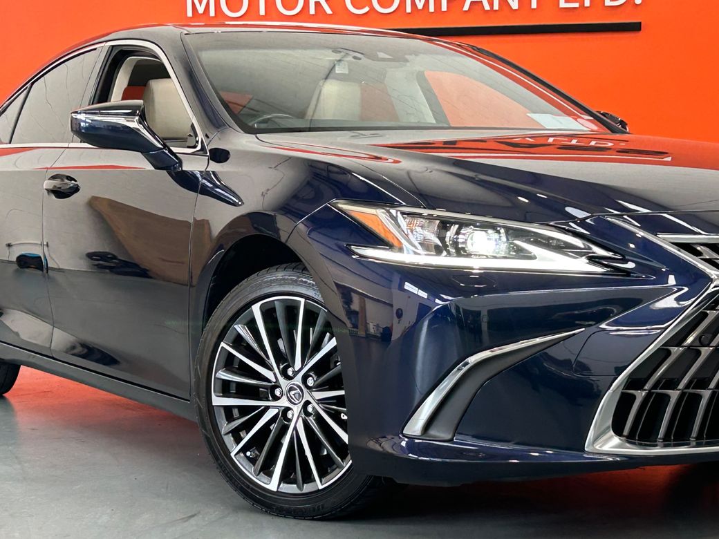 2024 Lexus ES 300h