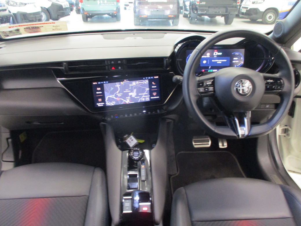 2025 Alfa Romeo Junior
