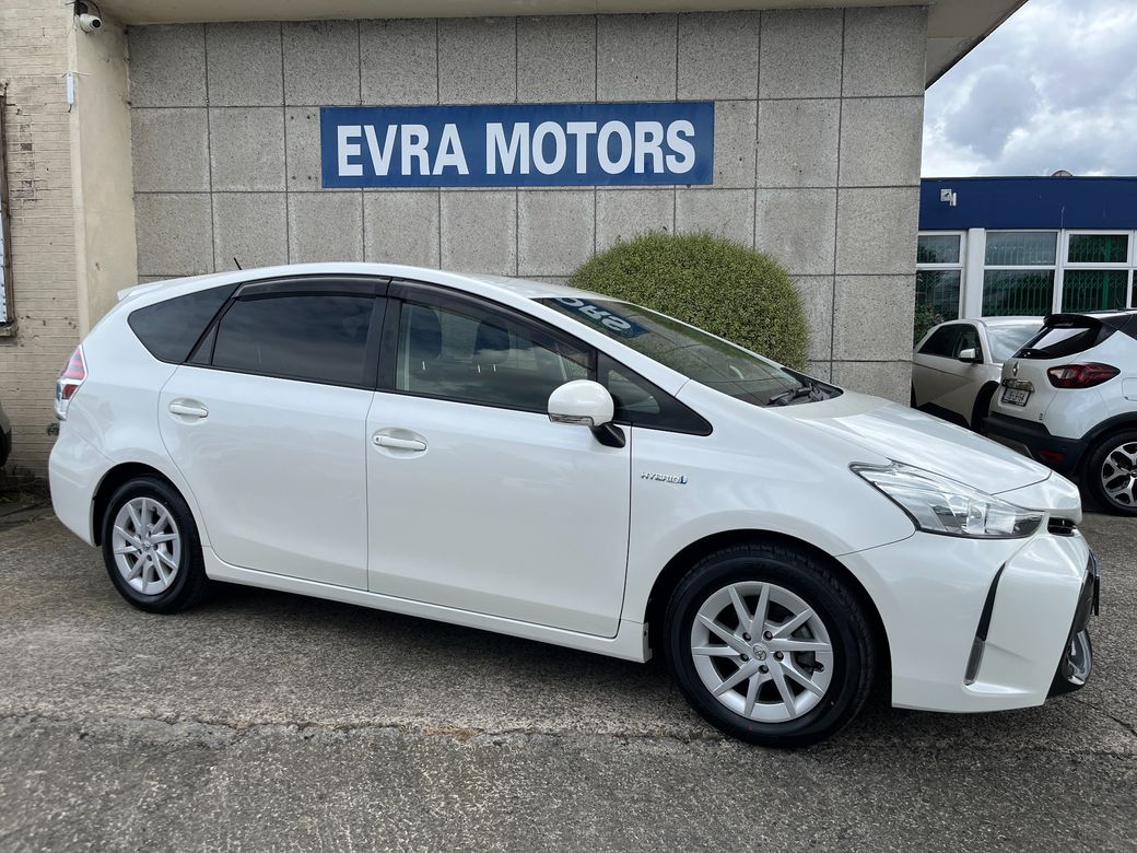 2019 Toyota Prius Alpha
