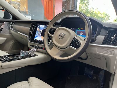 2023 Volvo V90