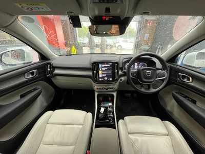 2022 Volvo XC40