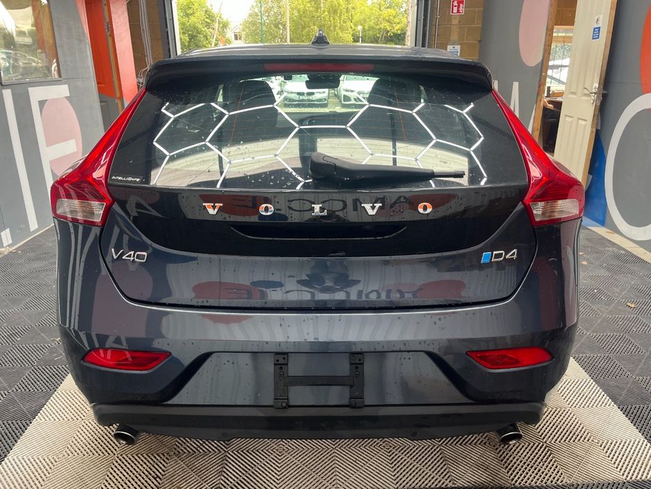 2017 Volvo V40
