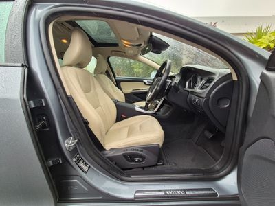 2017 Volvo V60 Cross Country