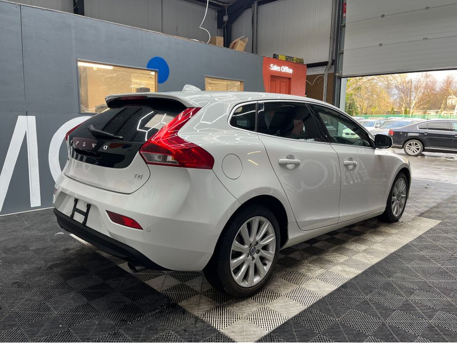 2014 Volvo V40