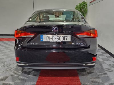 2017 Lexus IS 300h