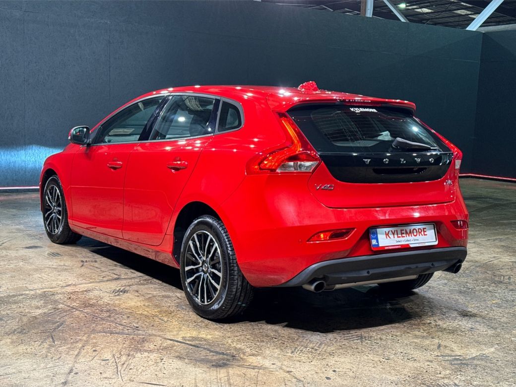 2018 Volvo V40