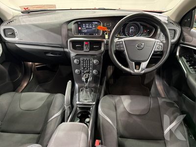 2019 Volvo V40
