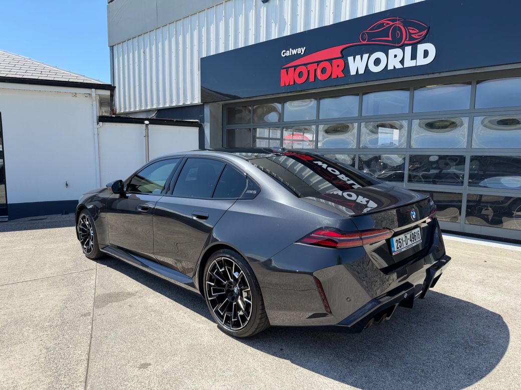 2025 BMW M5