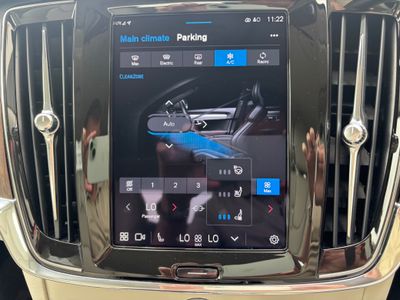 2022 Volvo S90