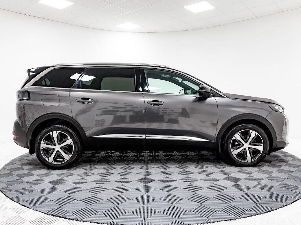 2023 Peugeot 5008